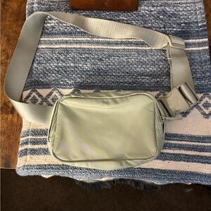 Tna on-the-way exposed mini bag